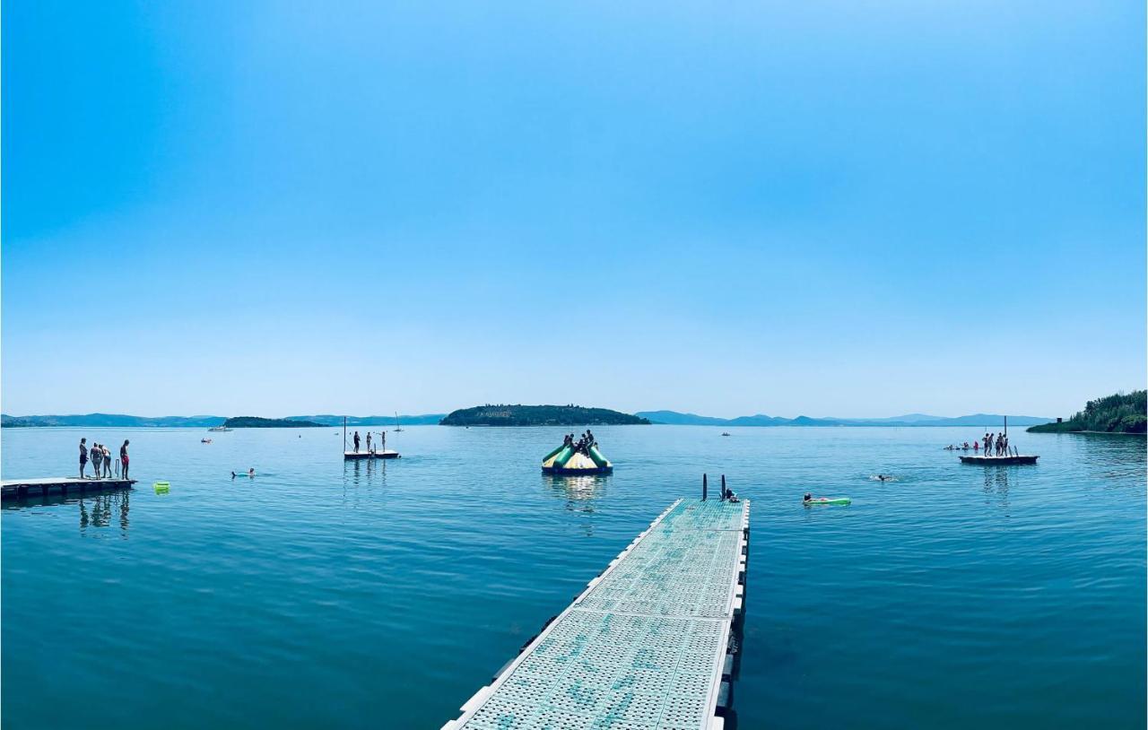 Lovely Stacaravan In Tuoro Sul Trasimeno Villa Eksteriør bilde